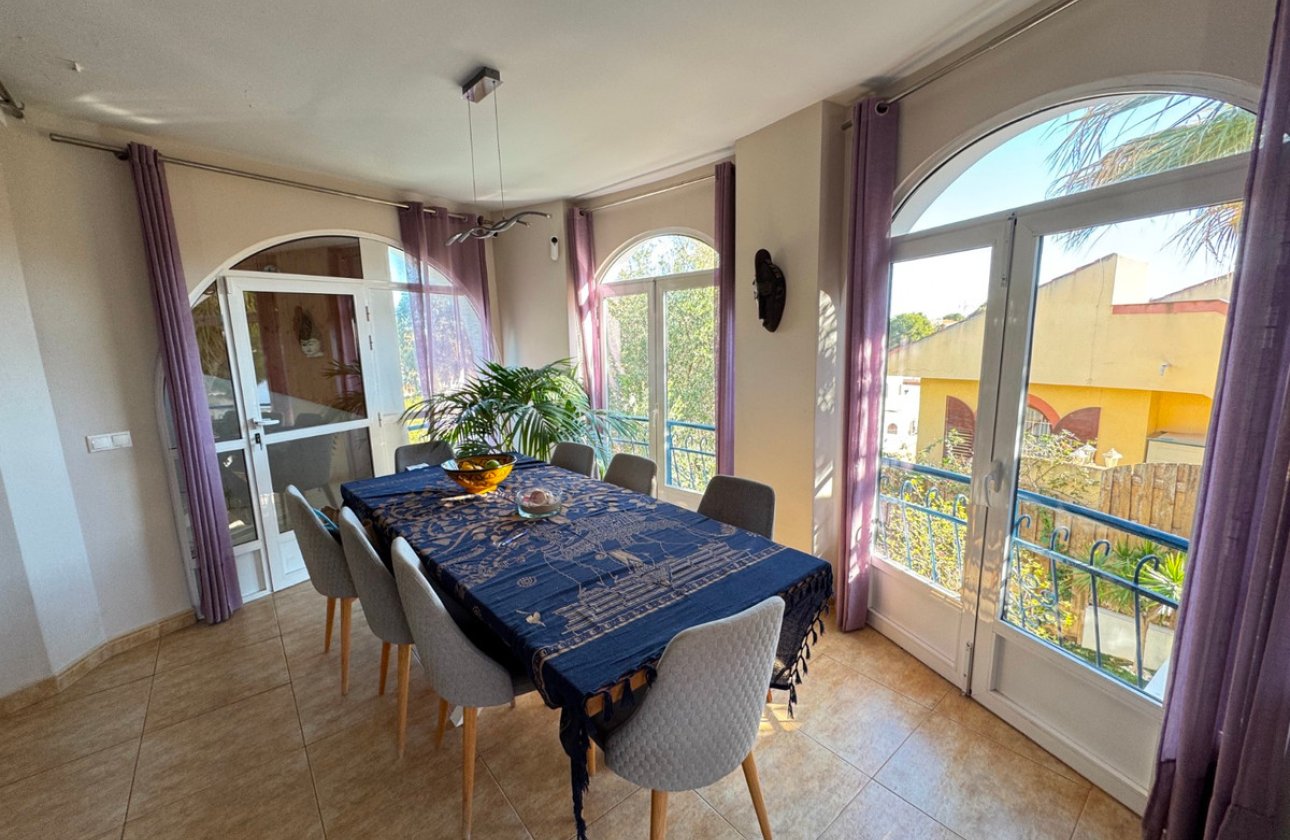 Resale - Villa -
Orihuela - La Zenia