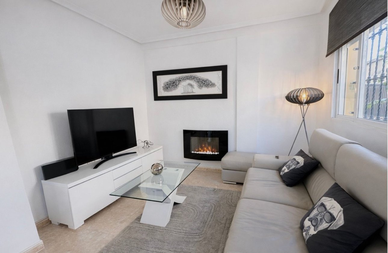 Resale - Villa -
Orihuela - La Zenia