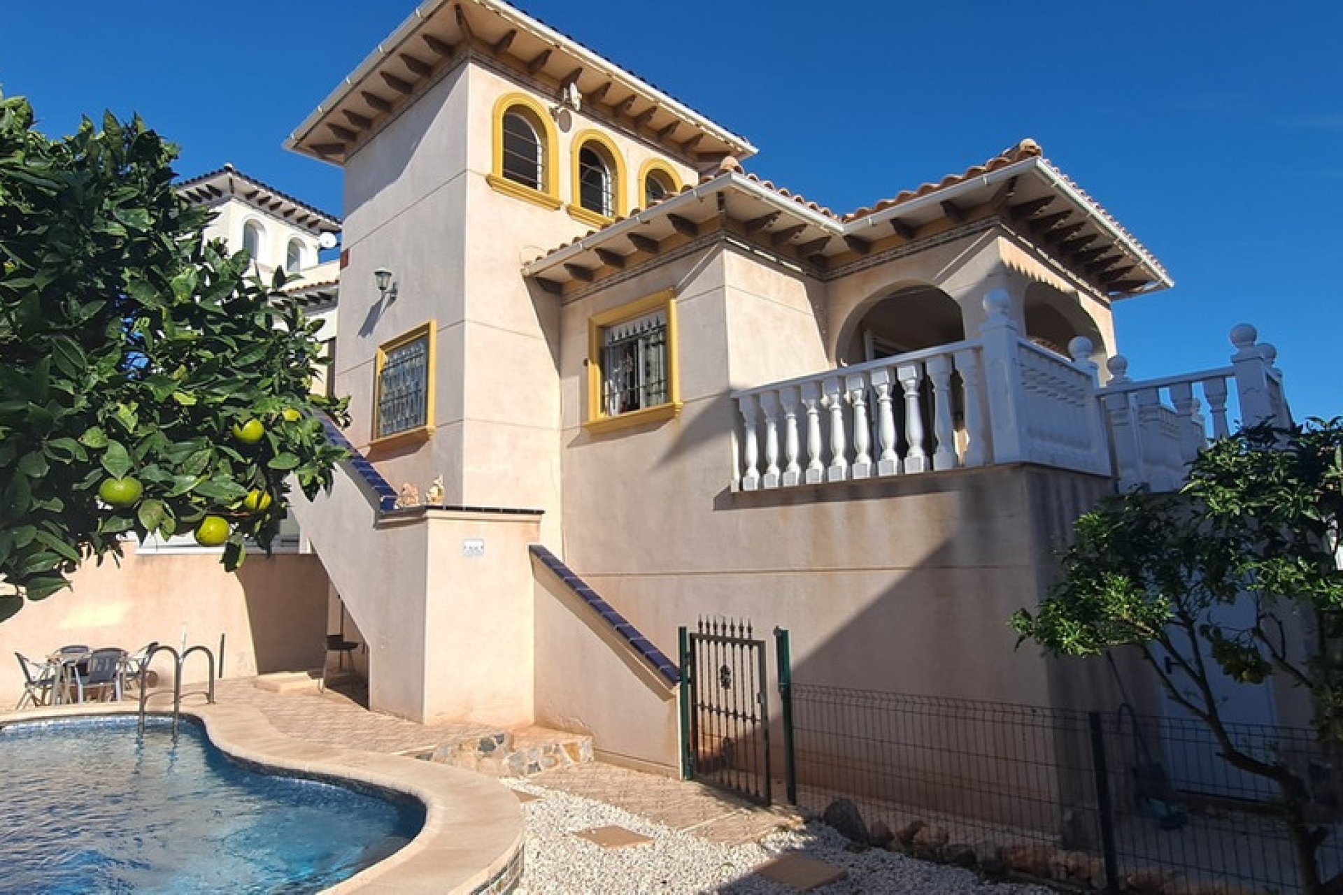 Resale - Villa -
Orihuela - La Zenia
