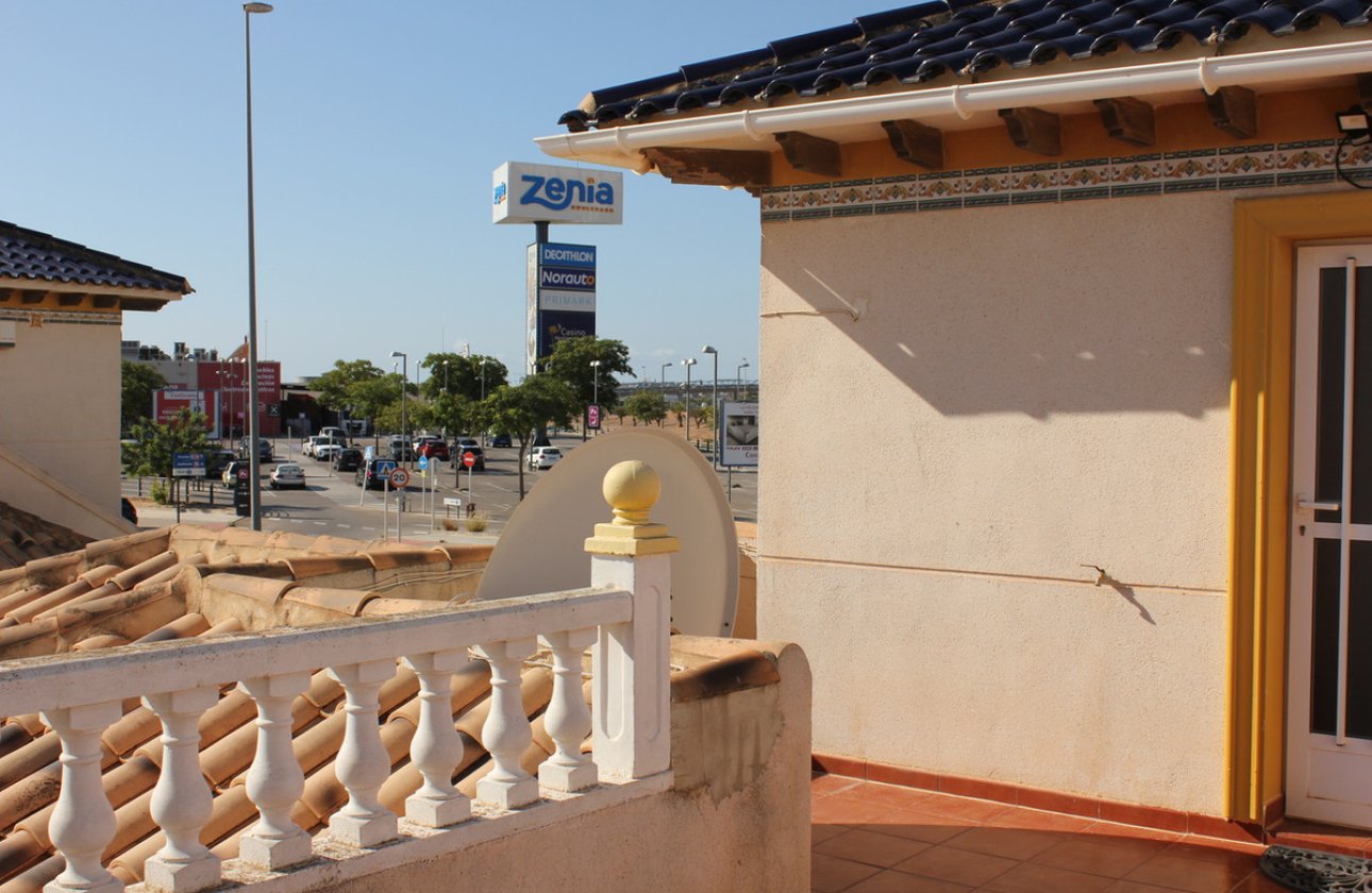 Resale - Villa -
Orihuela - La Zenia