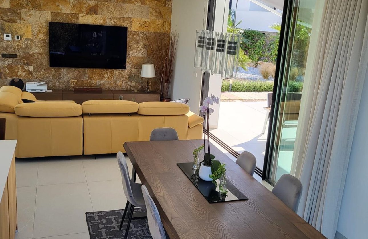 Resale - Villa -
Orihuela - Las Colinas Golf