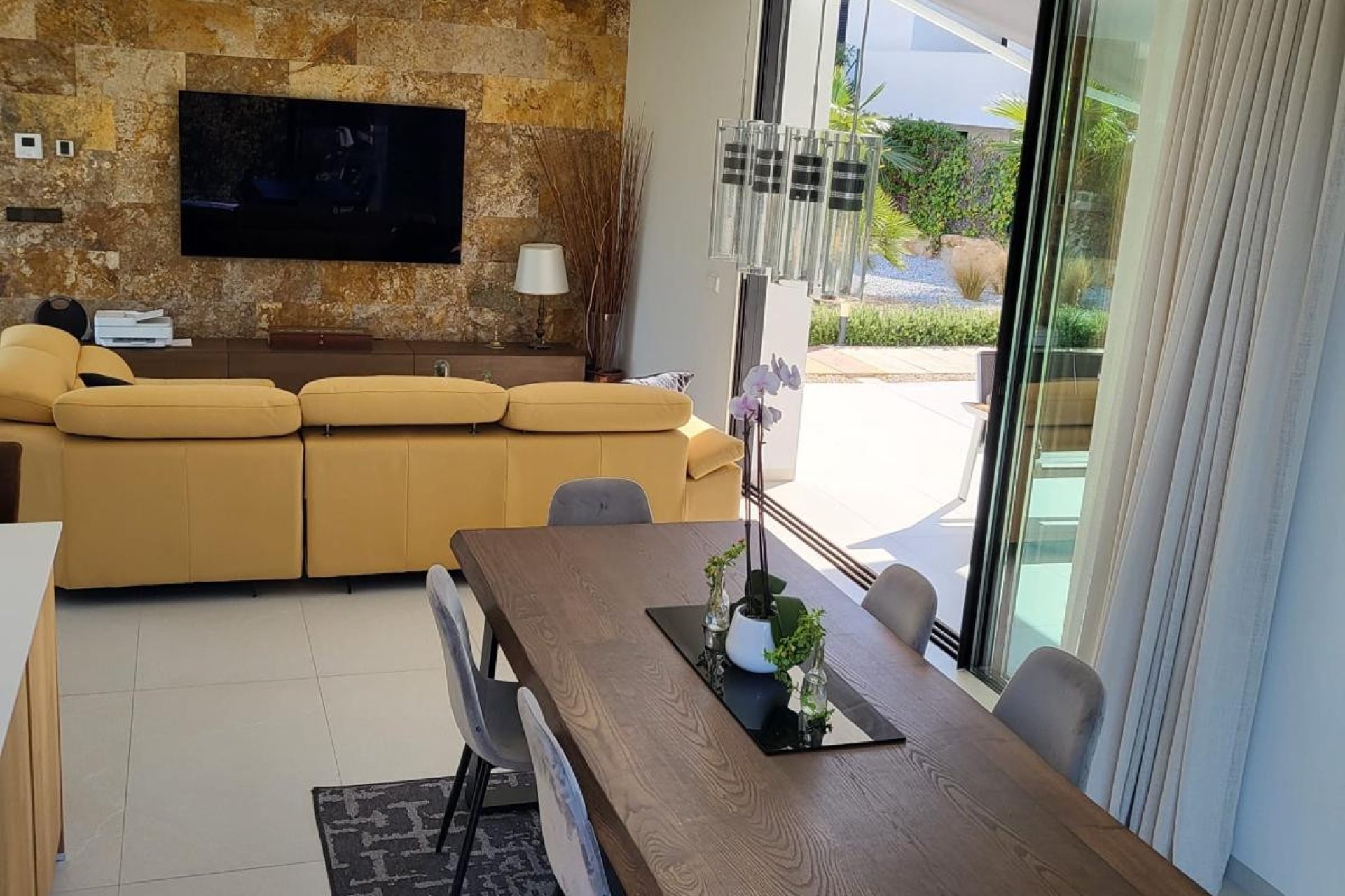 Resale - Villa -
Orihuela - Las Colinas Golf