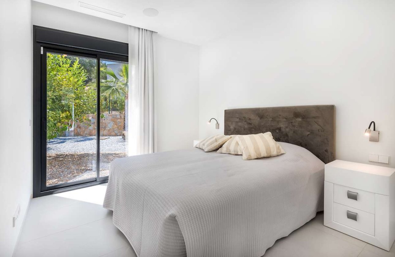 Resale - Villa -
Orihuela - Las Colinas Golf