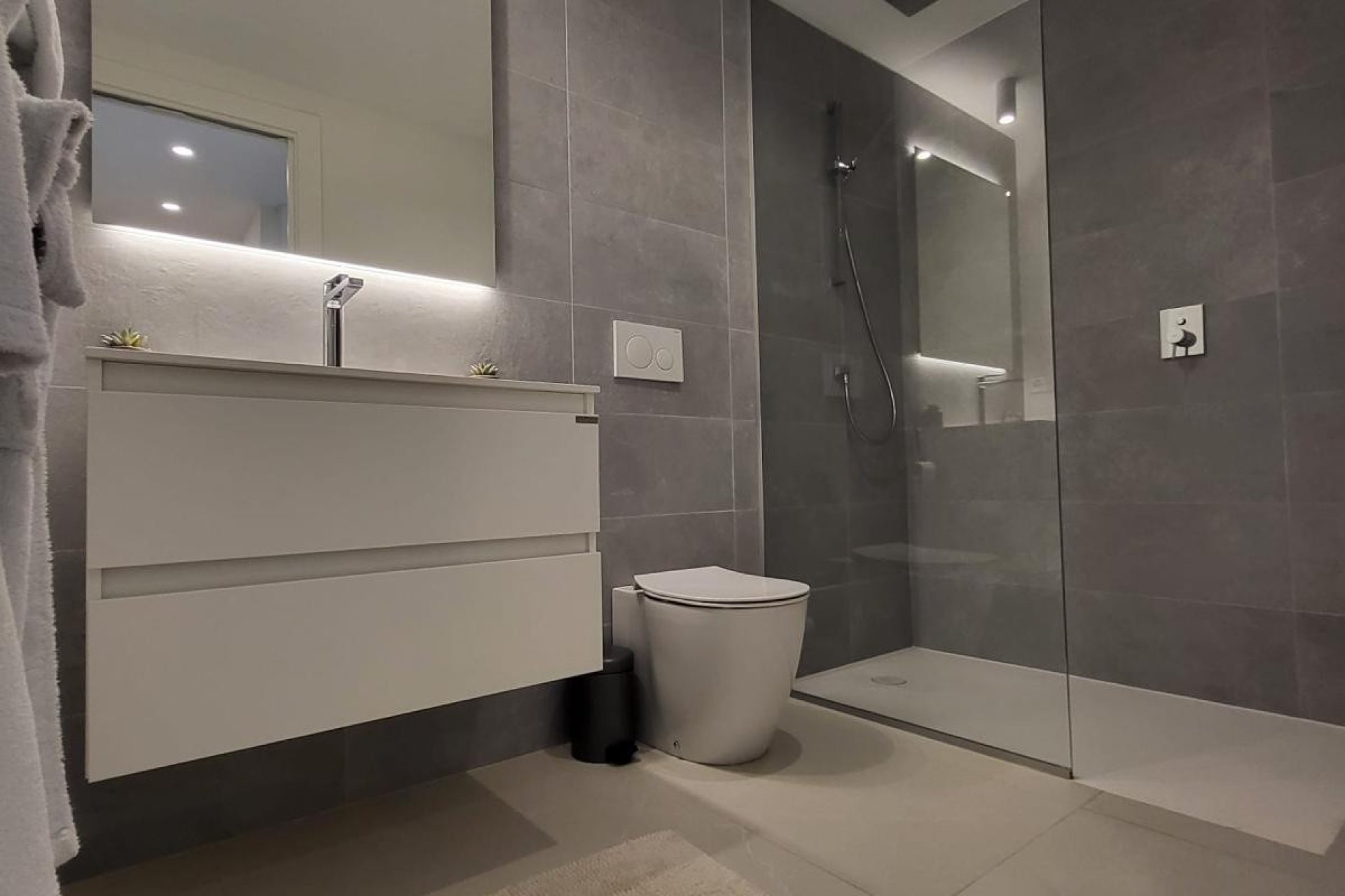 Resale - Villa -
Orihuela - Las Colinas Golf