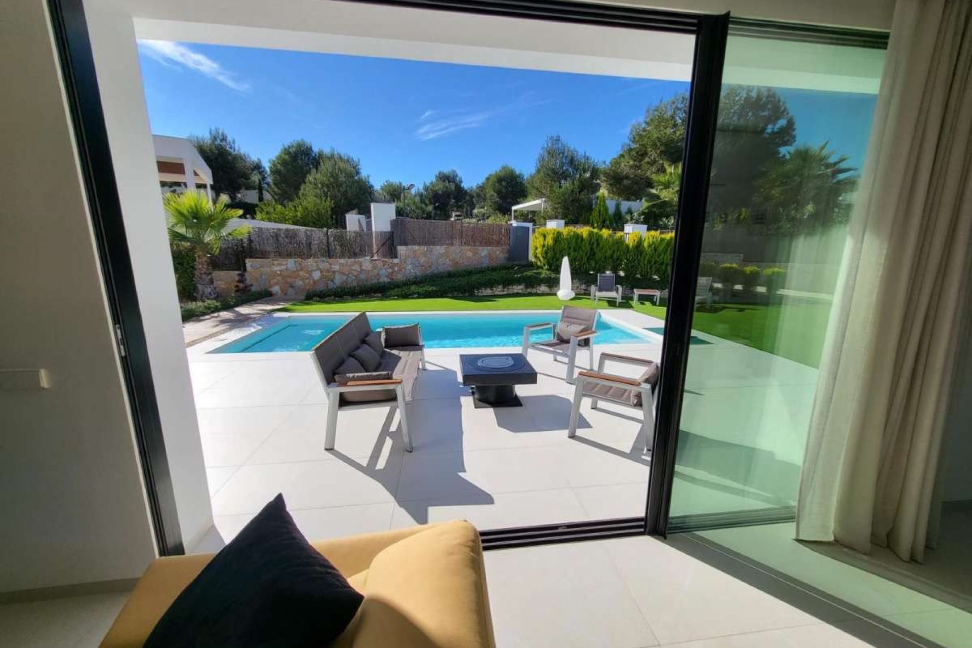 Resale - Villa -
Orihuela - Las Colinas Golf