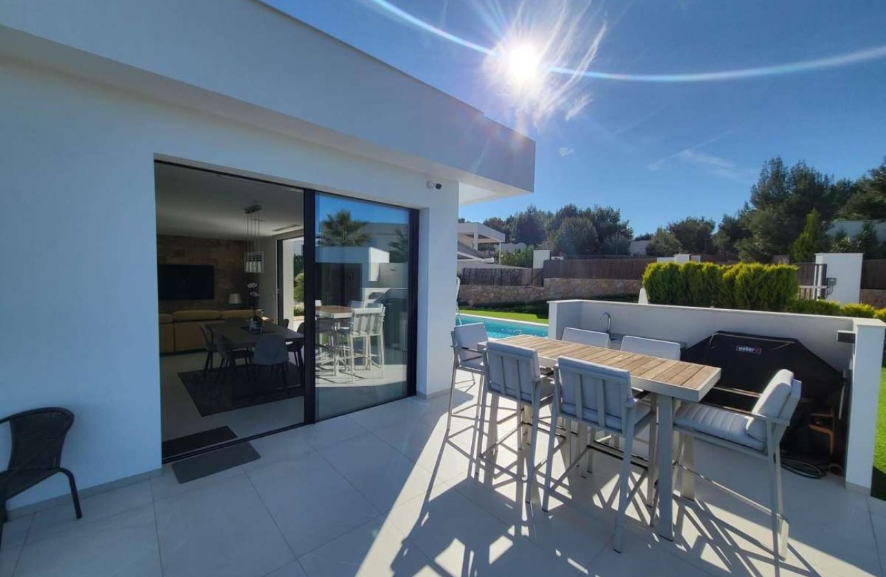 Resale - Villa -
Orihuela - Las Colinas Golf