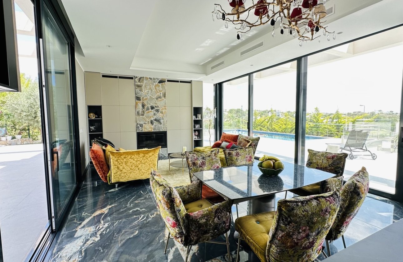 Resale - Villa -
Orihuela - Las Colinas Golf