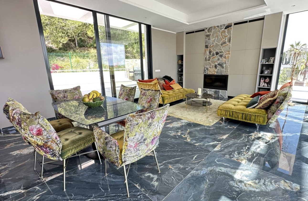 Resale - Villa -
Orihuela - Las Colinas Golf