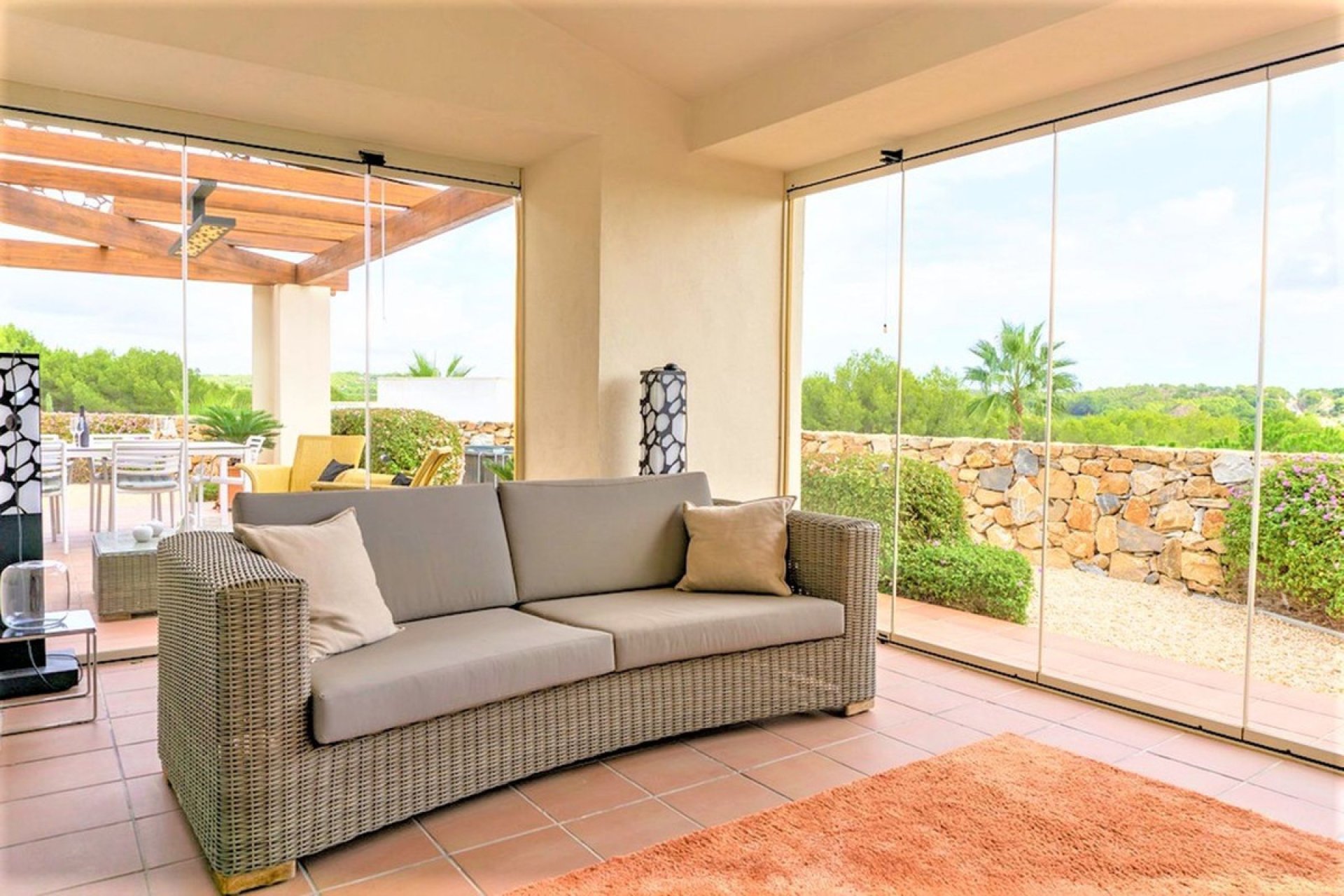 Resale - Villa -
Orihuela - Las Colinas Golf