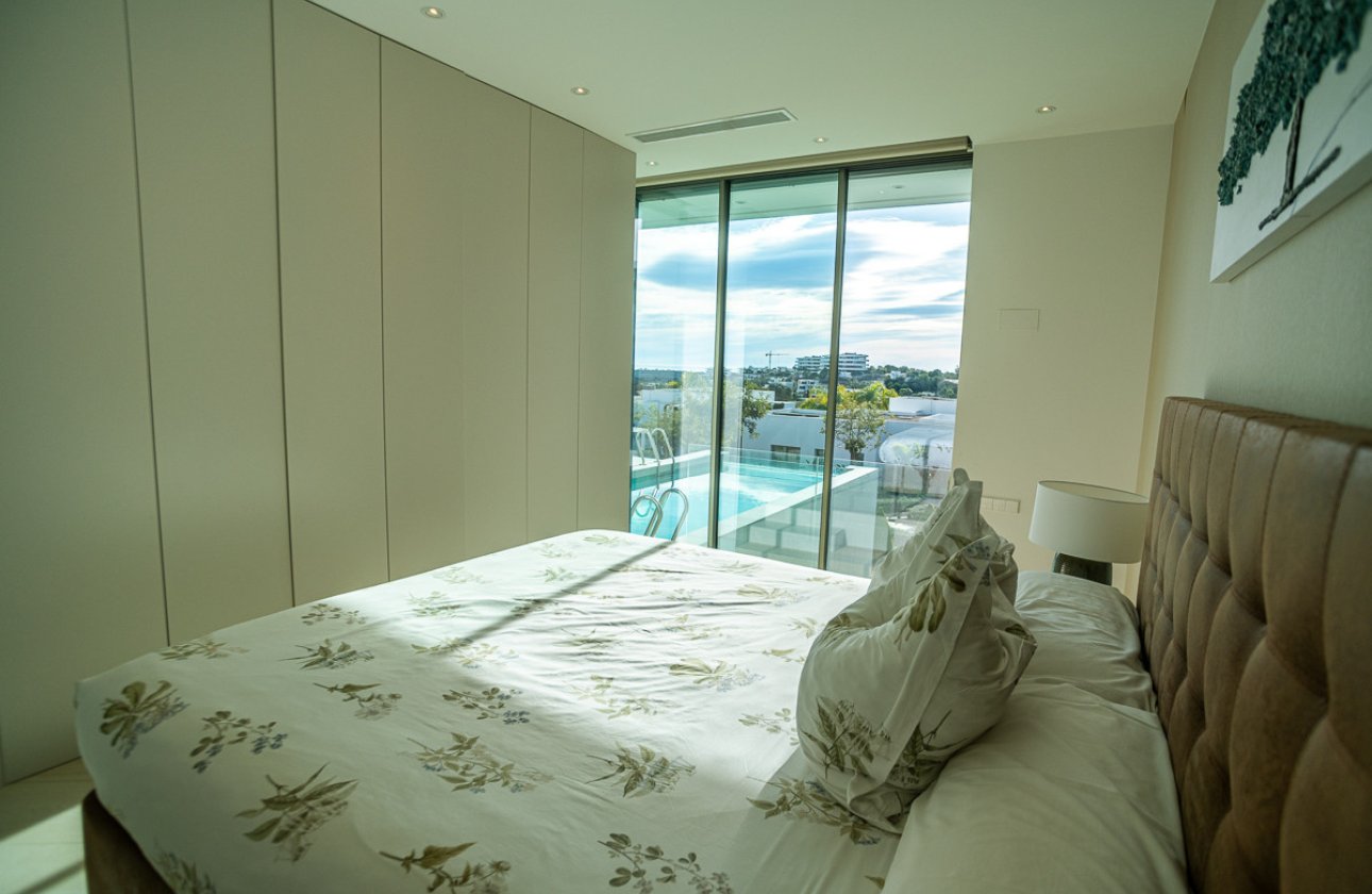 Resale - Villa -
Orihuela - Las Colinas Golf