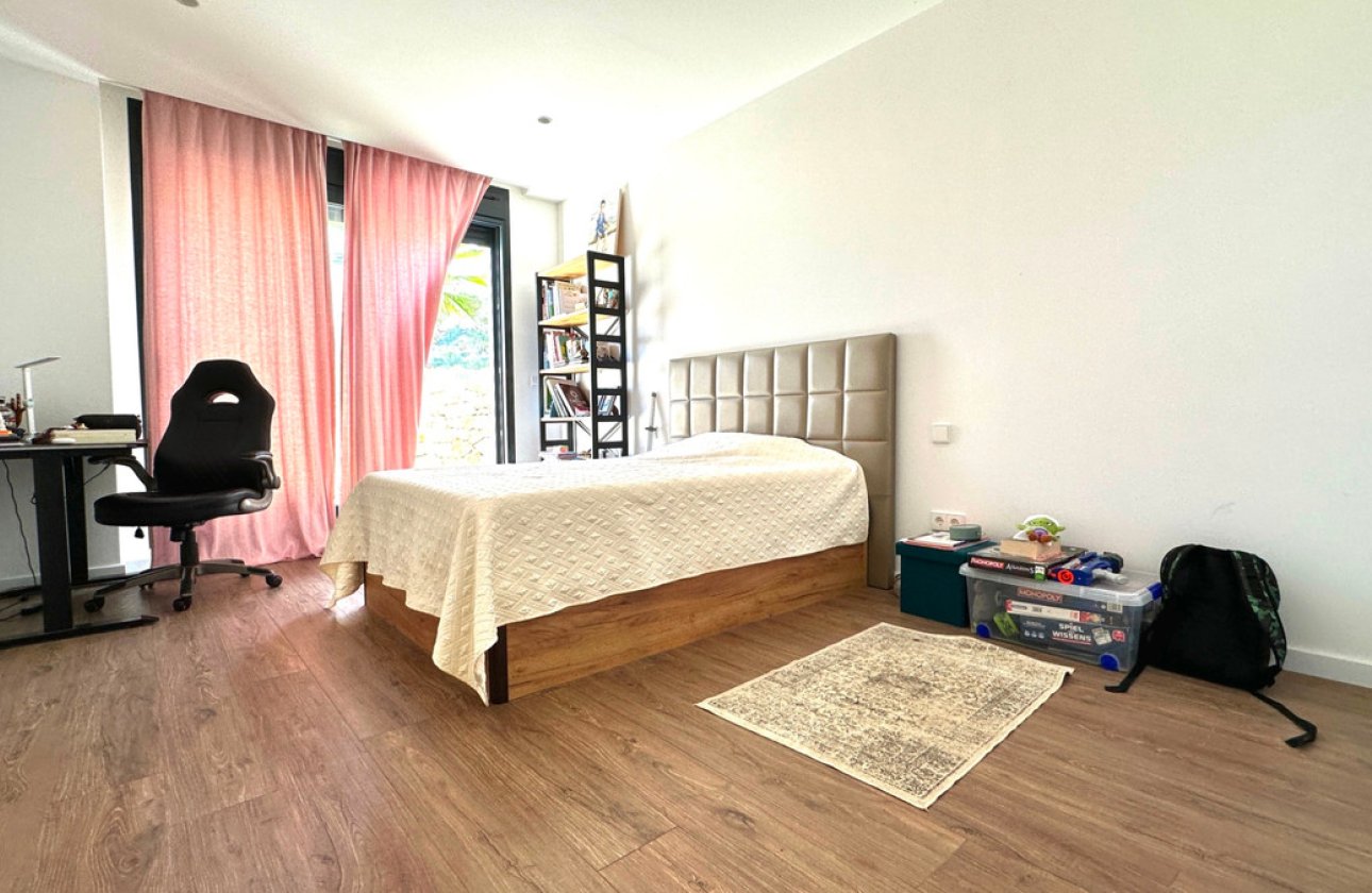 Resale - Villa -
Orihuela - Las Colinas Golf