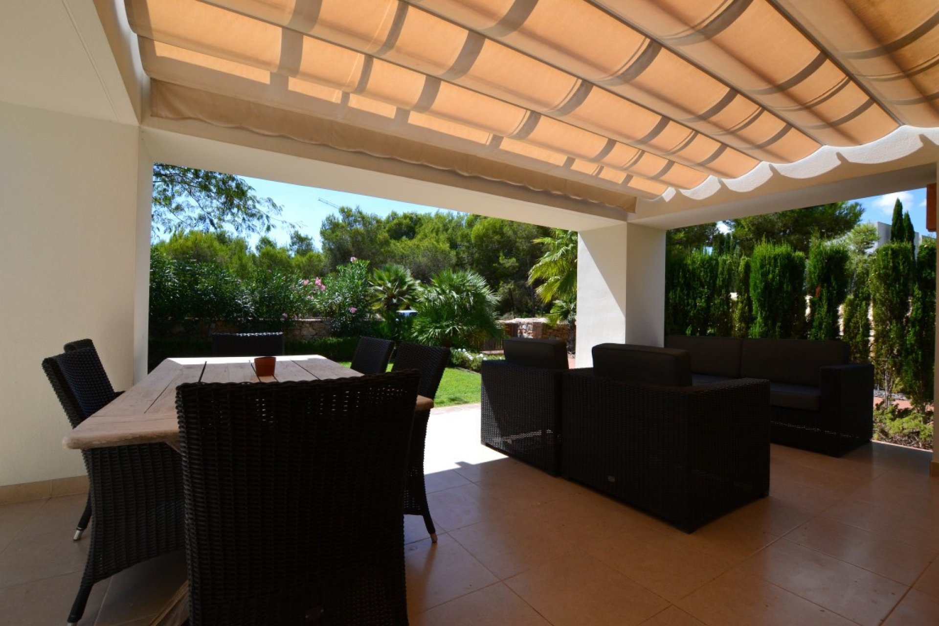 Resale - Villa -
Orihuela - Las Colinas Golf