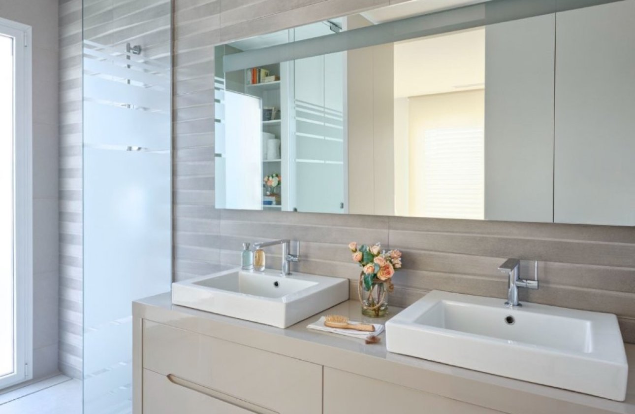 Resale - Villa -
Orihuela - Las Colinas Golf