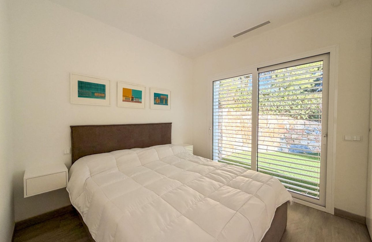 Resale - Villa -
Orihuela - Las Colinas Golf