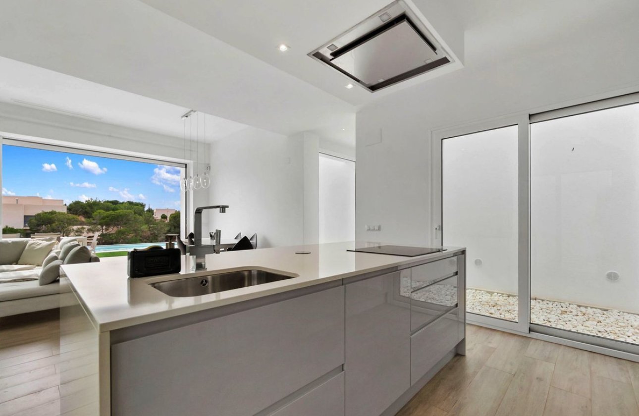 Resale - Villa -
Orihuela - Las Colinas Golf