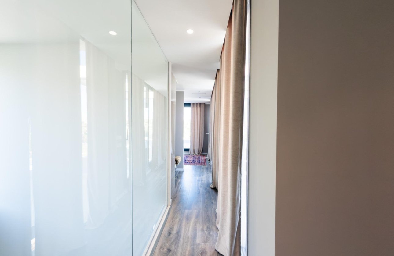 Resale - Villa -
Orihuela - Las Colinas Golf