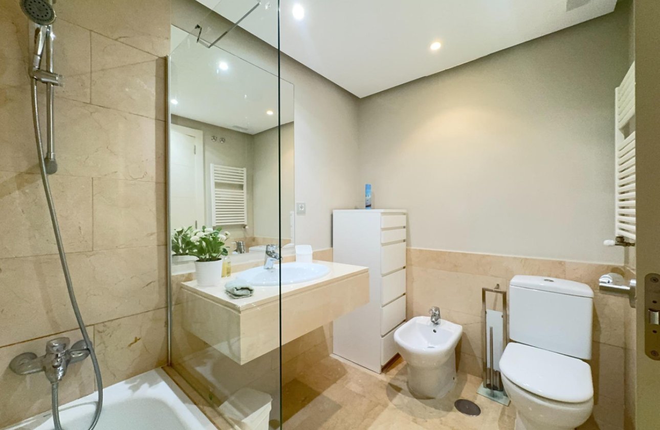 Resale - Villa -
Orihuela - Las Colinas Golf