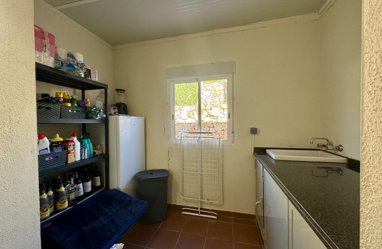 Resale - Villa -
Orihuela - Las Colinas Golf