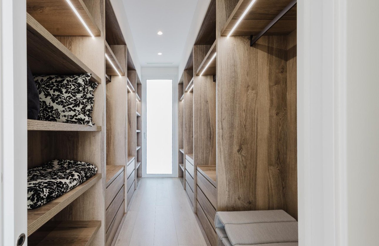 Resale - Villa -
Orihuela - Las Colinas Golf