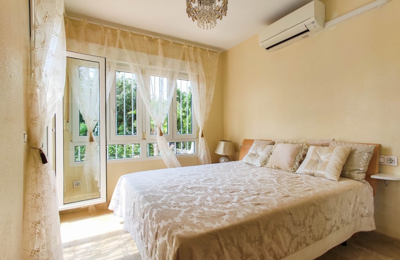 Resale - Villa -
Orihuela - Las Ramblas Golf