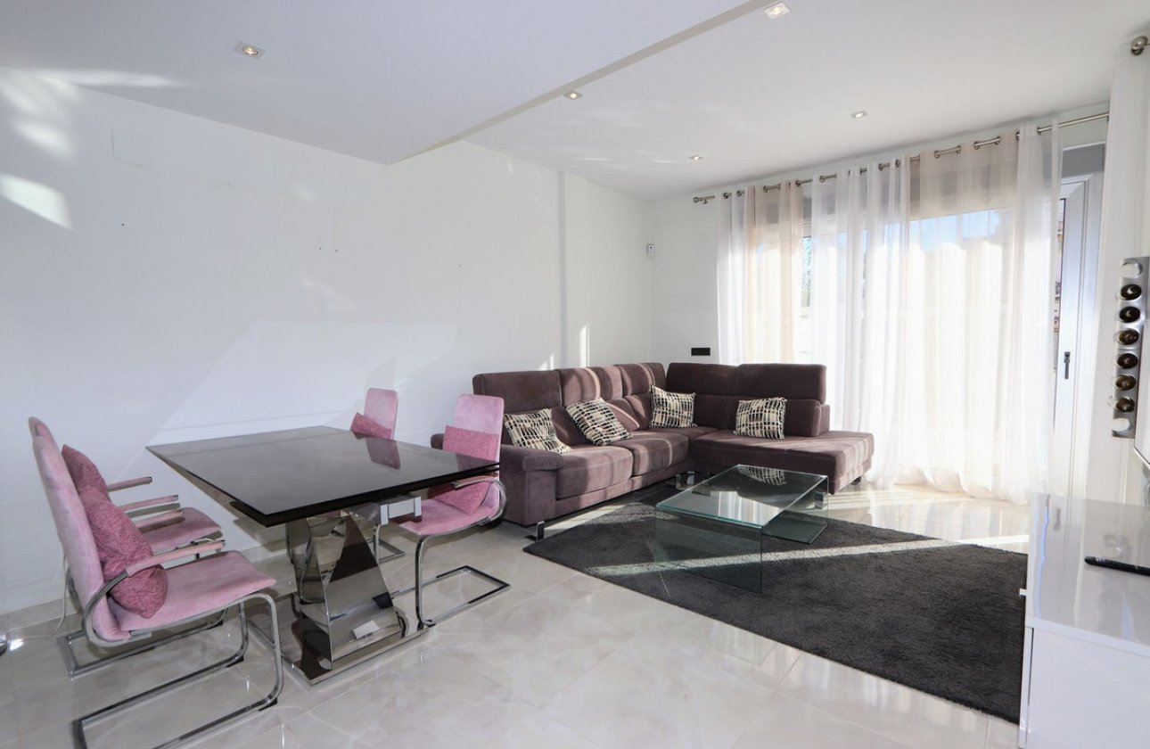 Resale - Villa -
Orihuela - Lomas de Cabo Roig