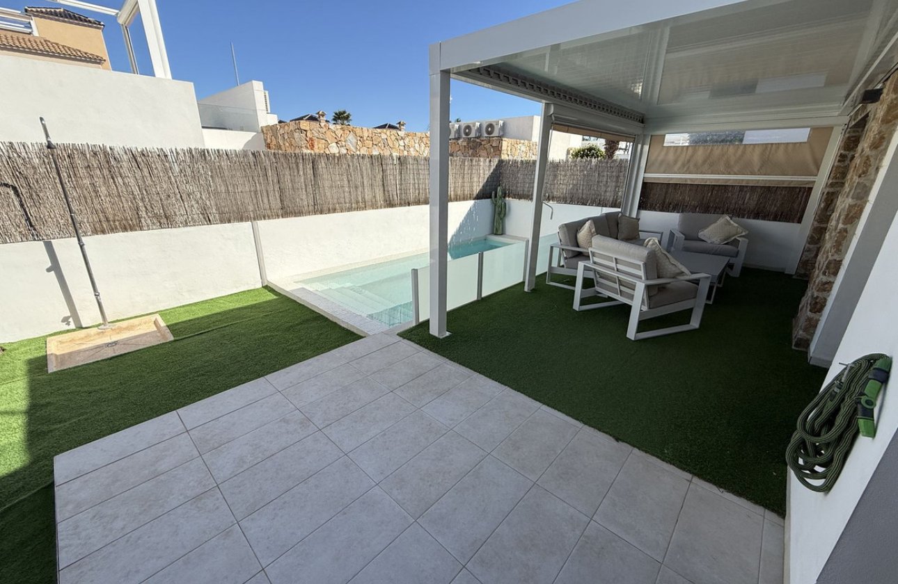 Resale - Villa -
Orihuela - Lomas de Cabo Roig