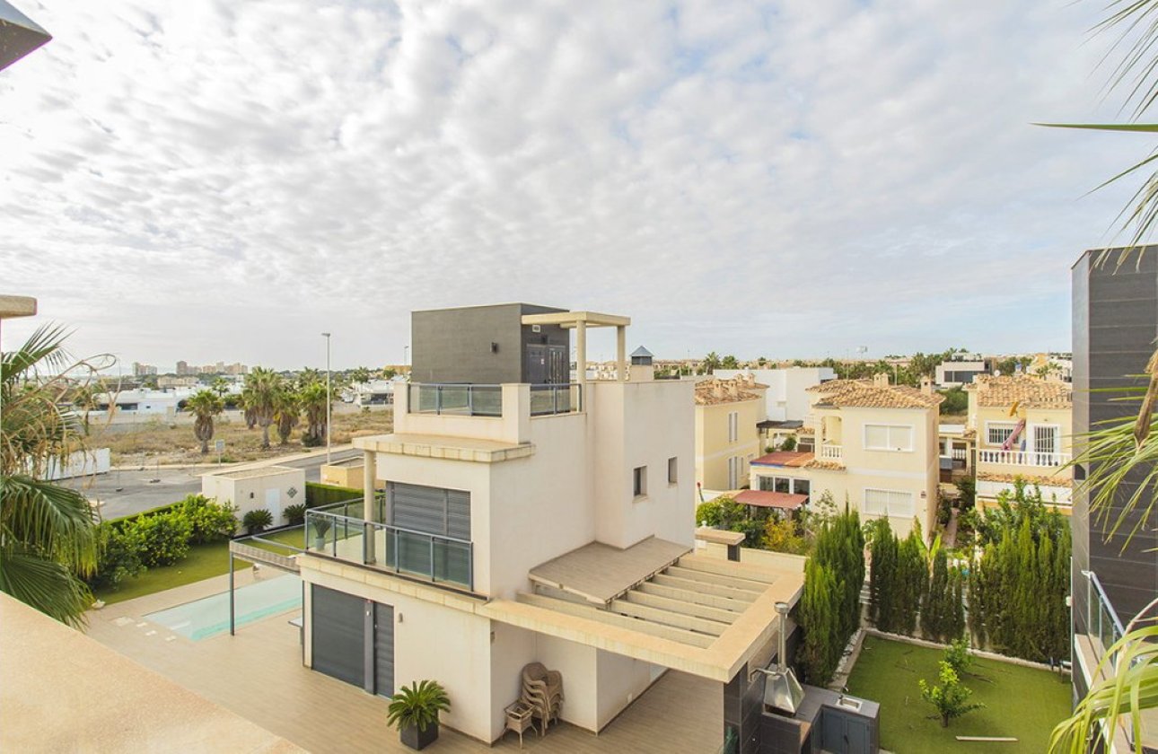 Resale - Villa -
Orihuela - Lomas de Cabo Roig