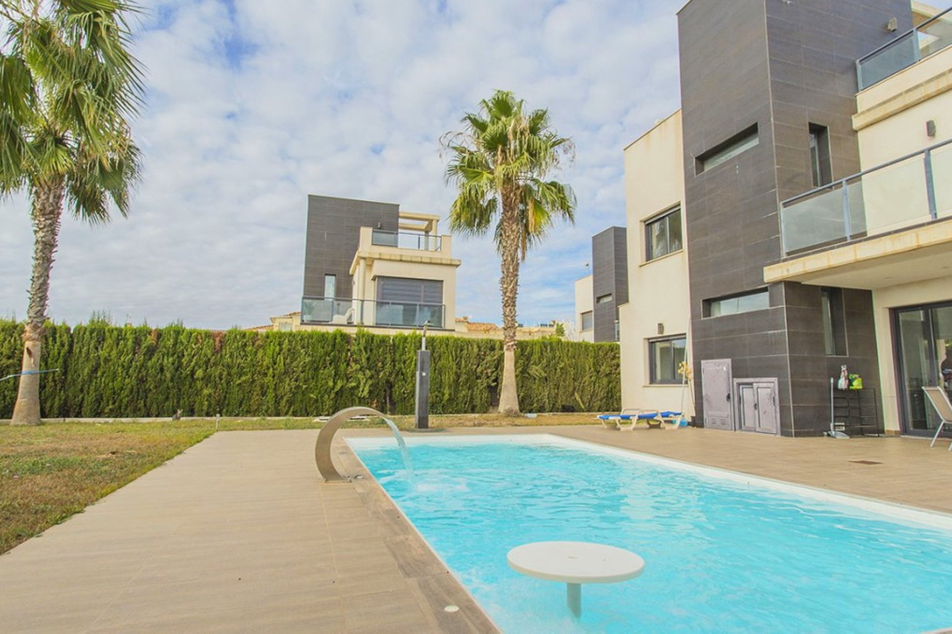Resale - Villa -
Orihuela - Lomas de Cabo Roig