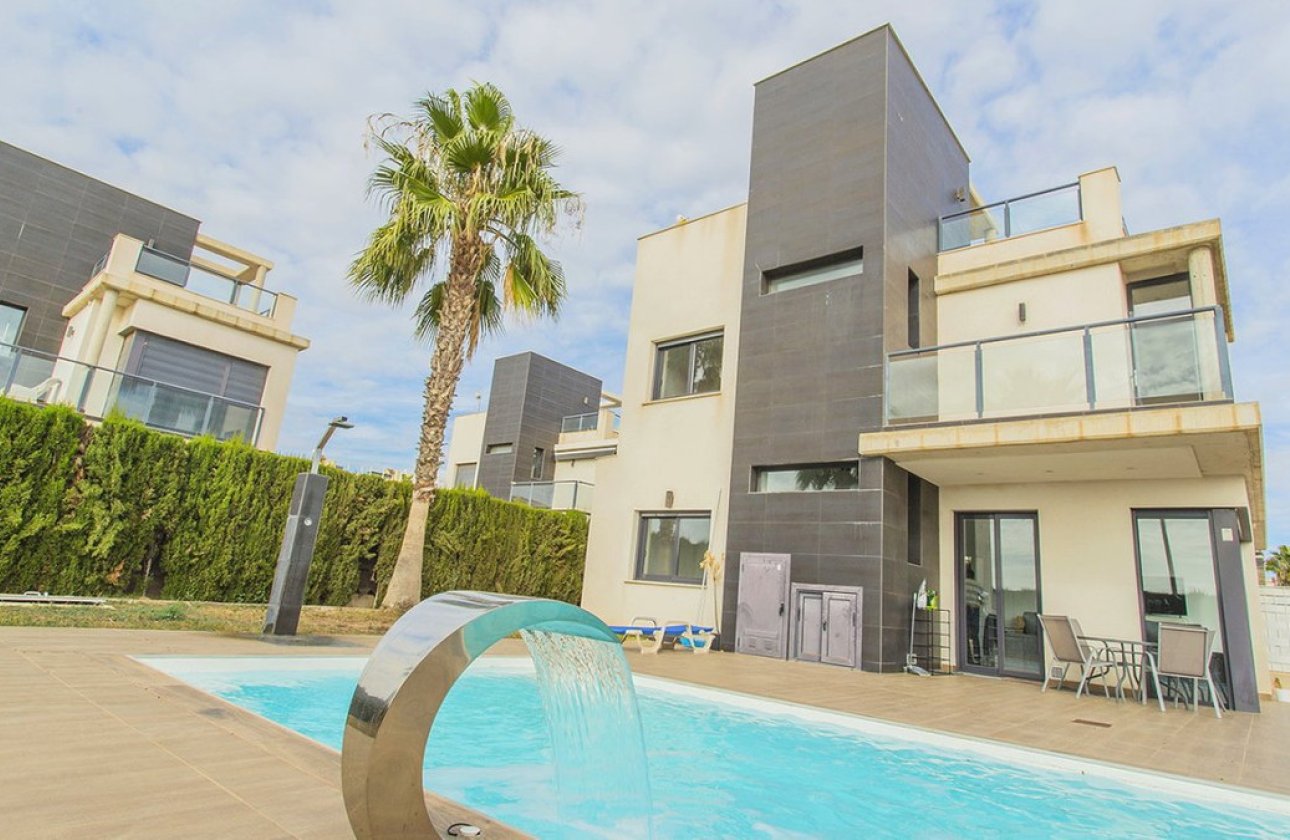 Resale - Villa -
Orihuela - Lomas de Cabo Roig