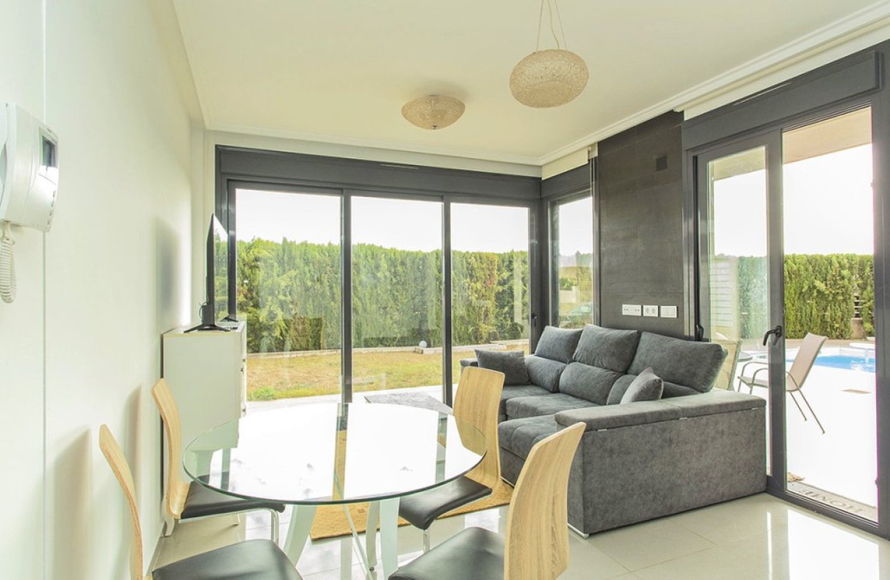 Resale - Villa -
Orihuela - Lomas de Cabo Roig