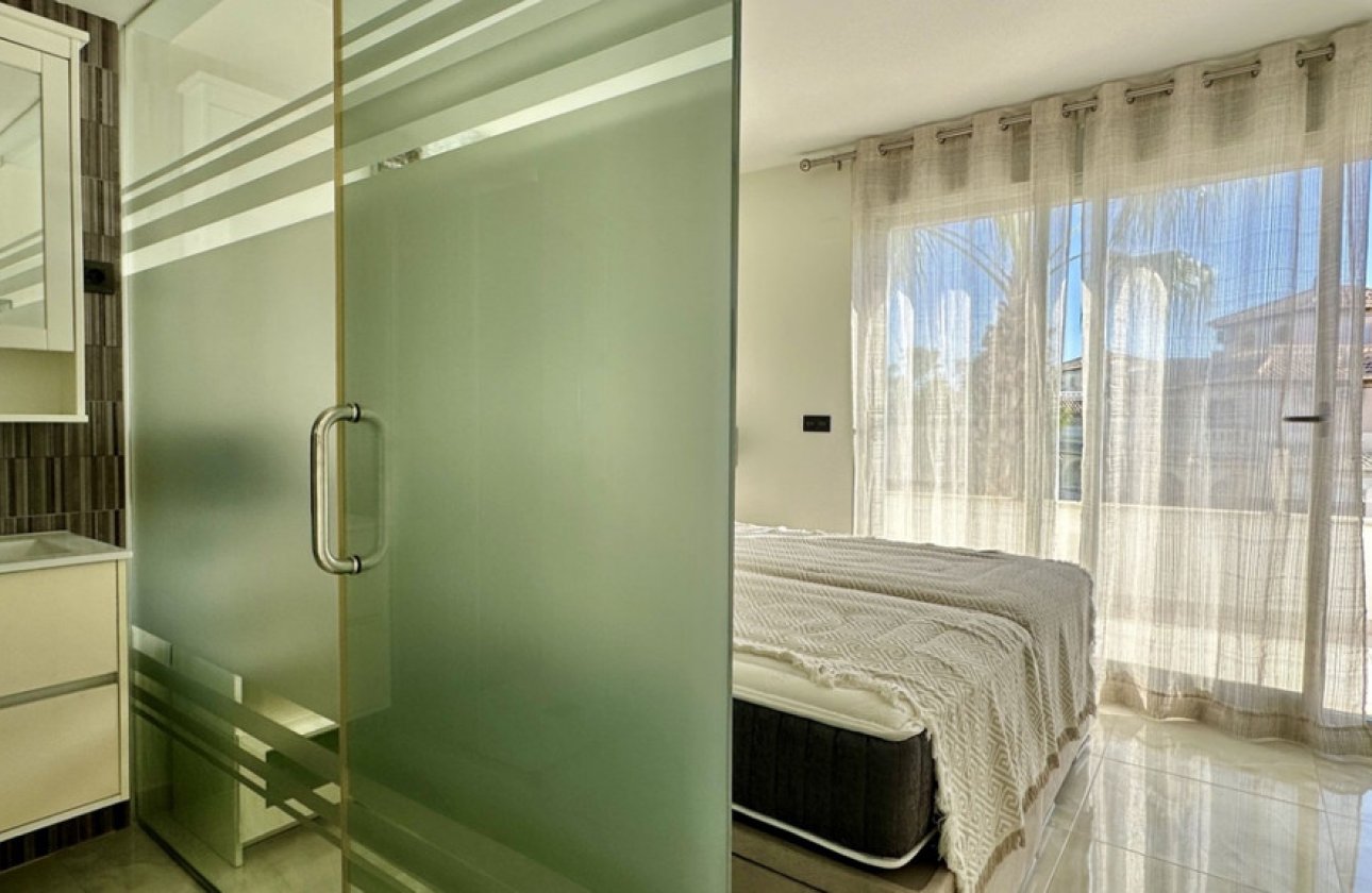 Resale - Villa -
Orihuela - Lomas de Cabo Roig