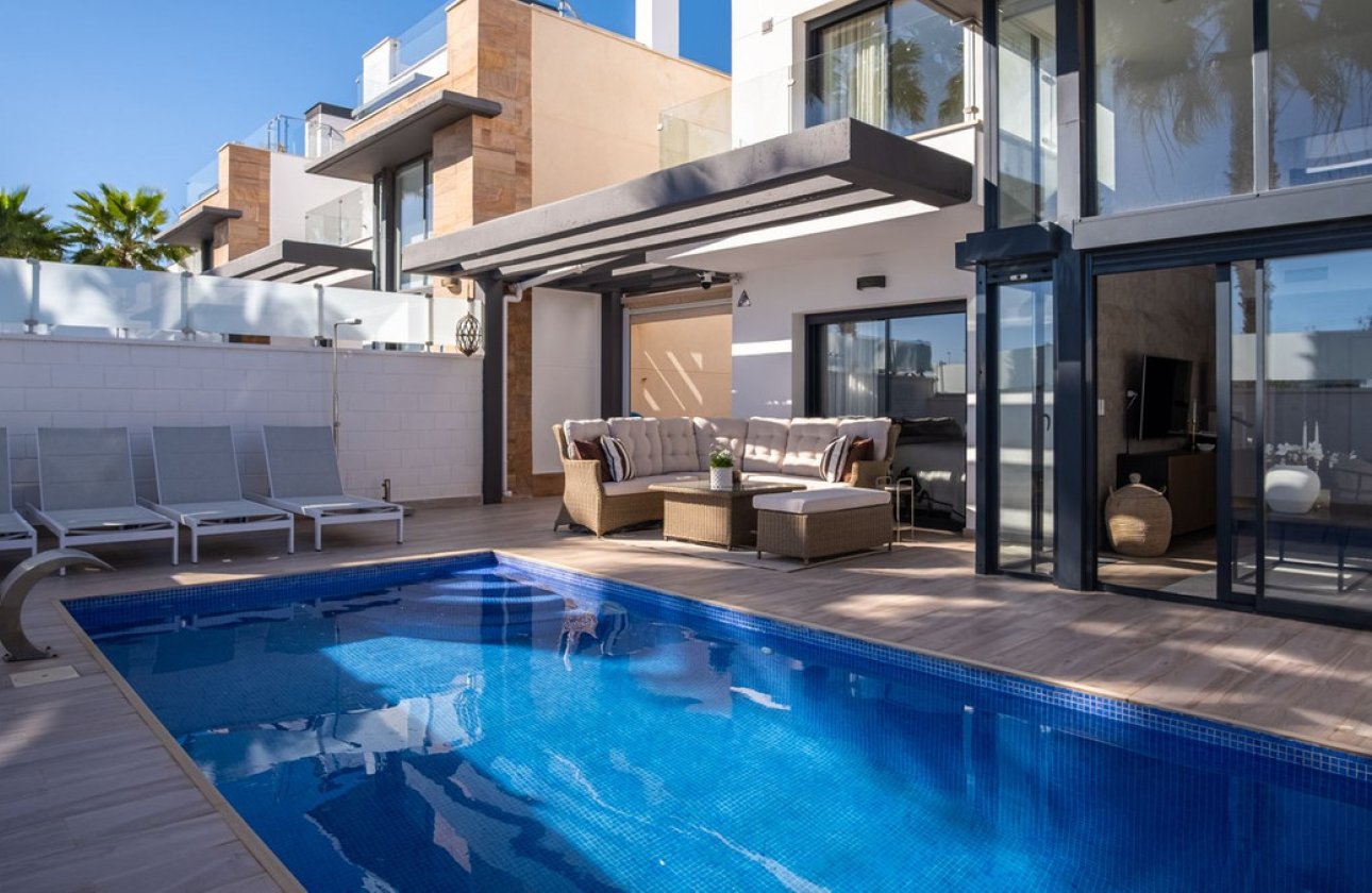 Resale - Villa -
Orihuela - Lomas de Cabo Roig