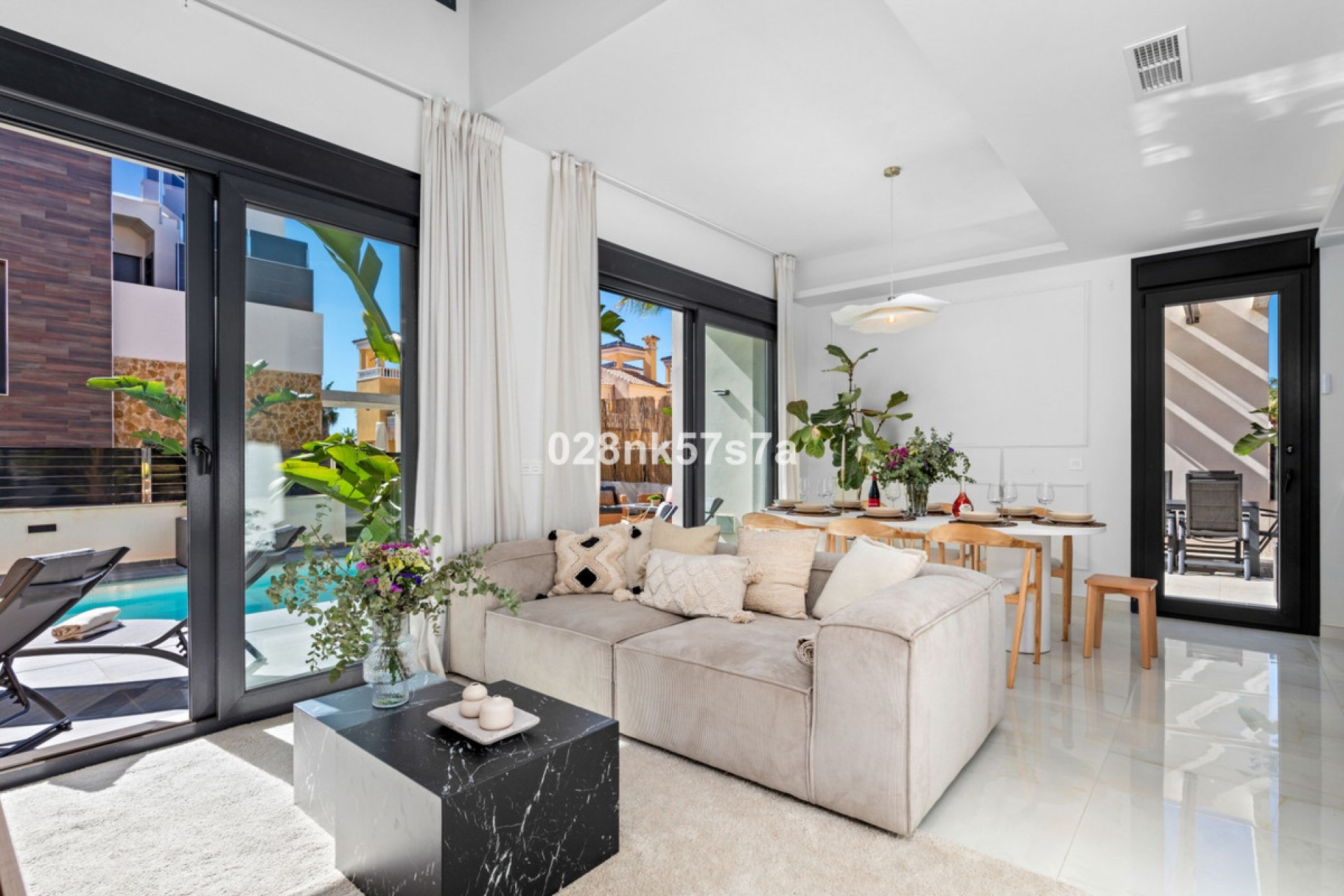 Resale - Villa -
Orihuela - Lomas De Campoamor