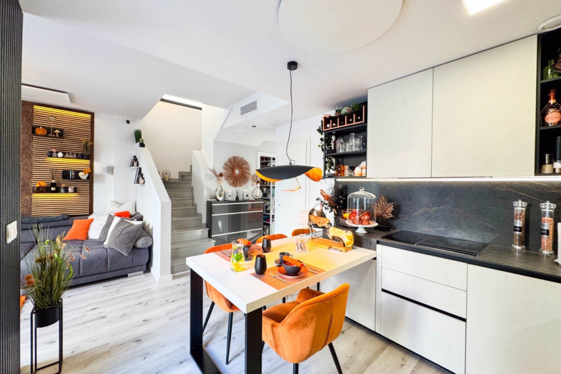 Resale - Villa -
Orihuela - Los Altos