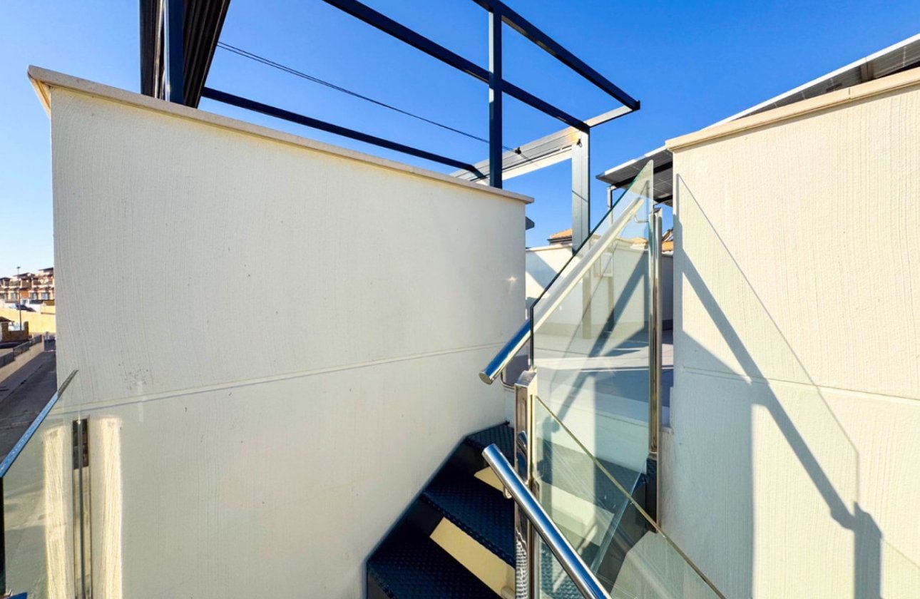 Resale - Villa -
Orihuela - Los Altos