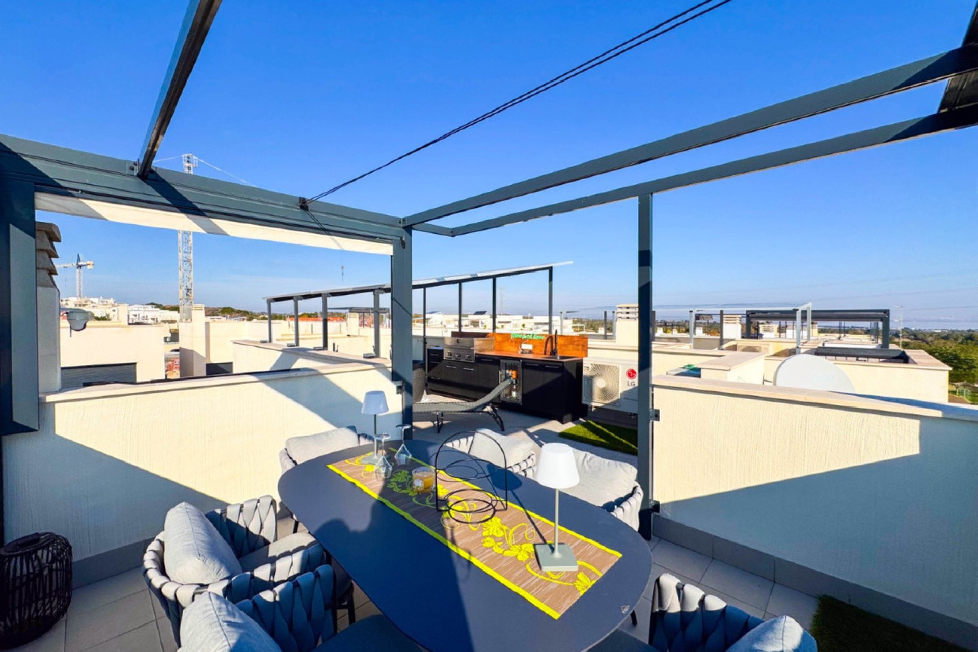 Resale - Villa -
Orihuela - Los Altos