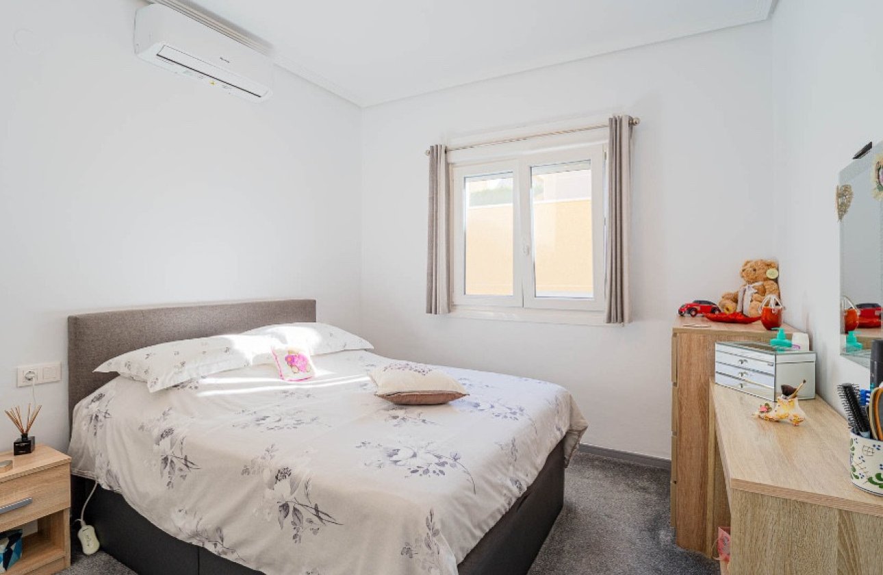 Resale - Villa -
Orihuela - Los Altos