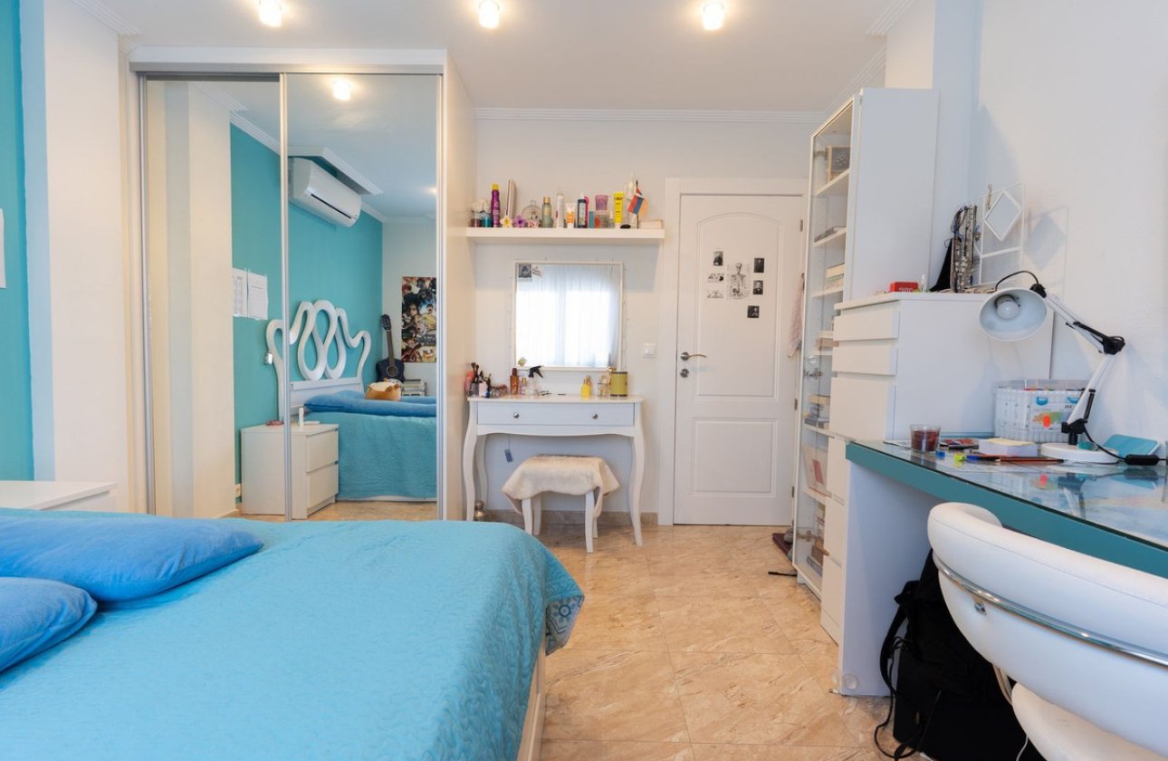 Resale - Villa -
Orihuela - Los Balcones