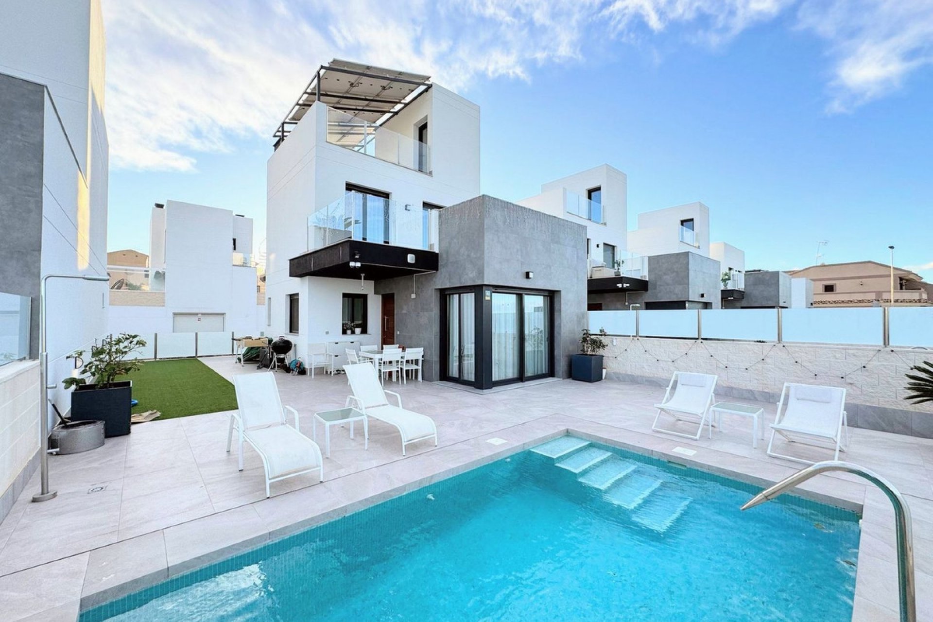 Resale - Villa -
Orihuela - Los Balcones