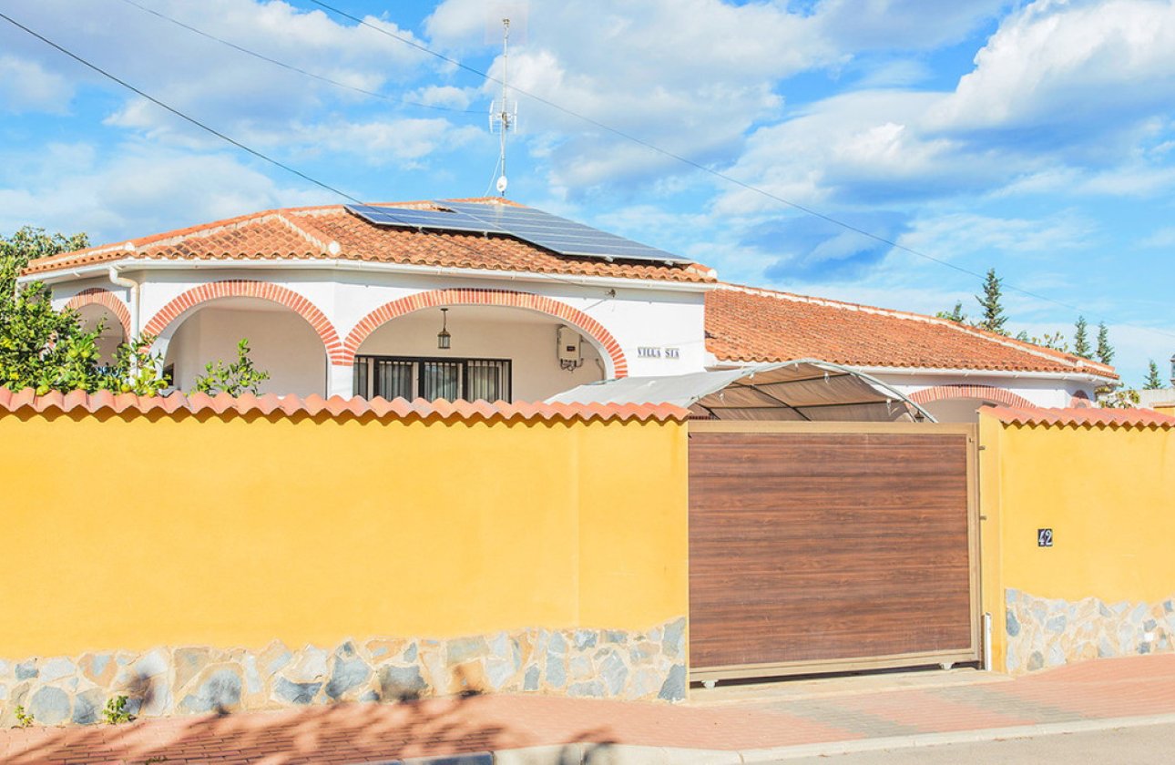 Resale - Villa -
Orihuela - Los Balcones