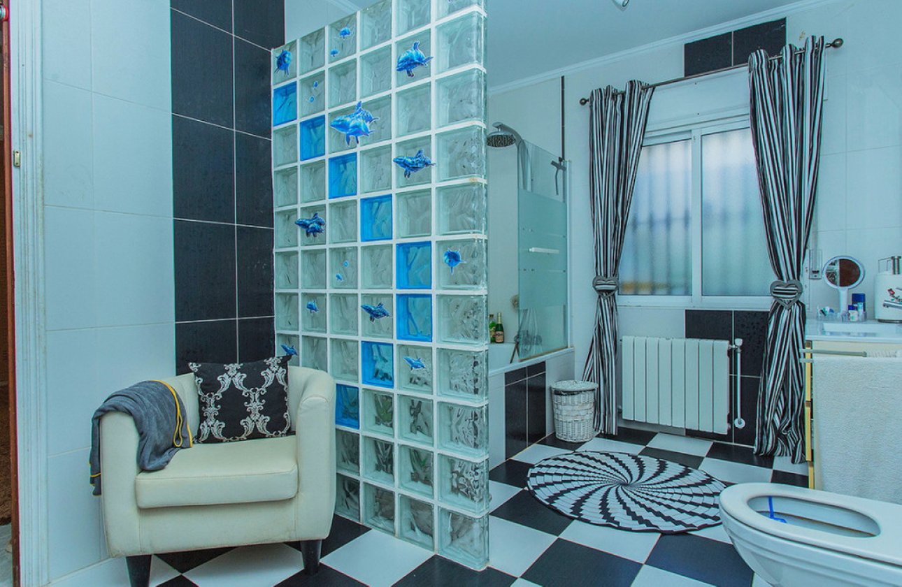 Resale - Villa -
Orihuela - Los Balcones