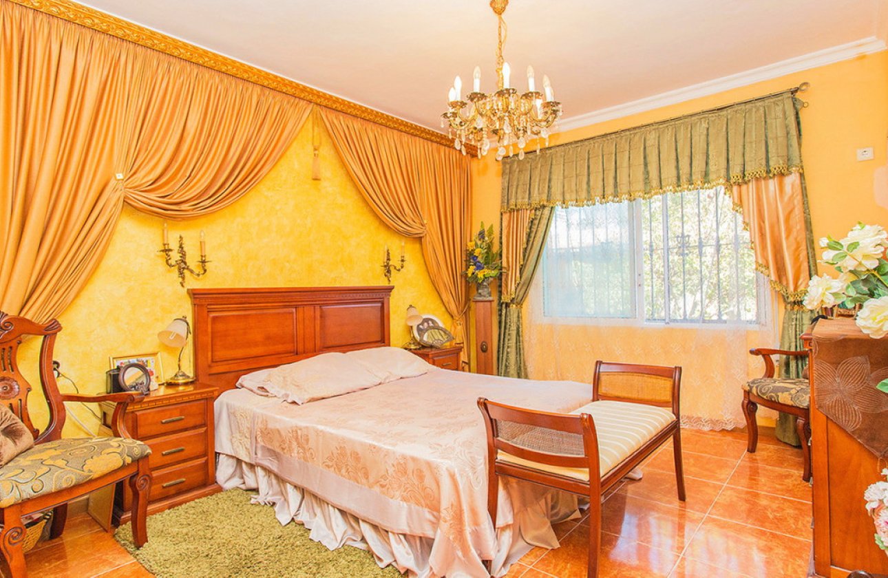 Resale - Villa -
Orihuela - Los Balcones