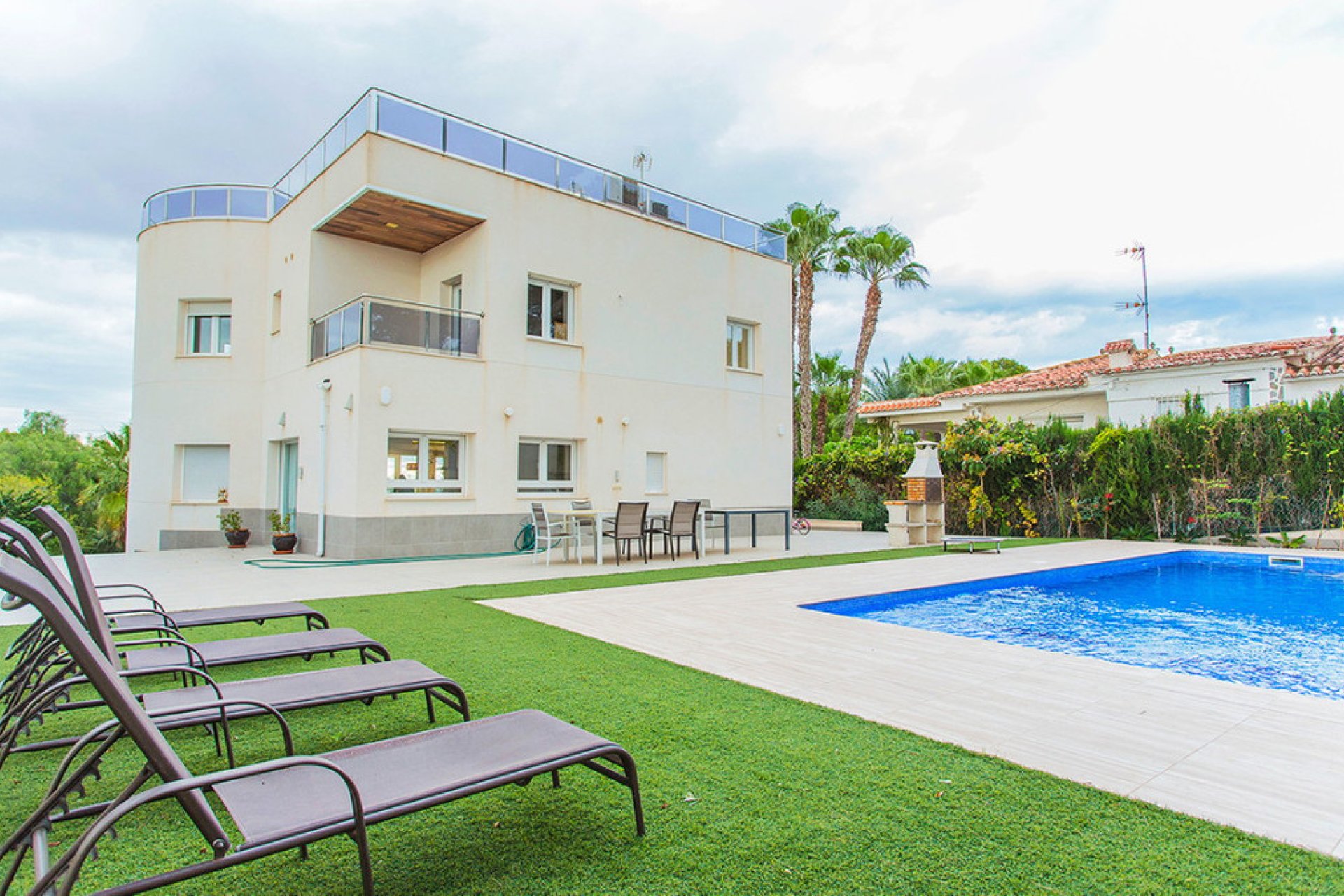 Resale - Villa -
Orihuela - Los Balcones