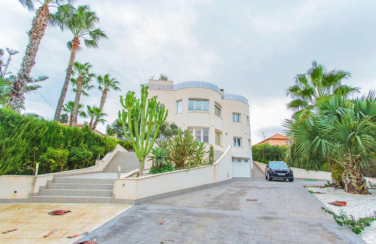 Resale - Villa -
Orihuela - Los Balcones