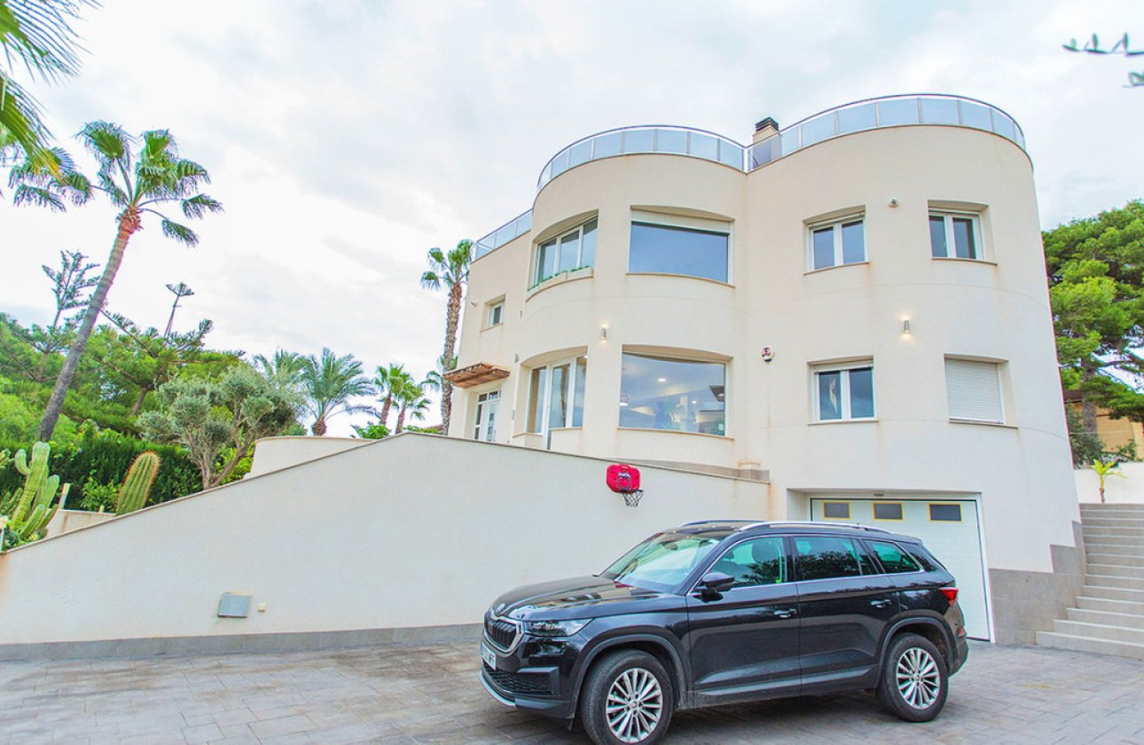 Resale - Villa -
Orihuela - Los Balcones