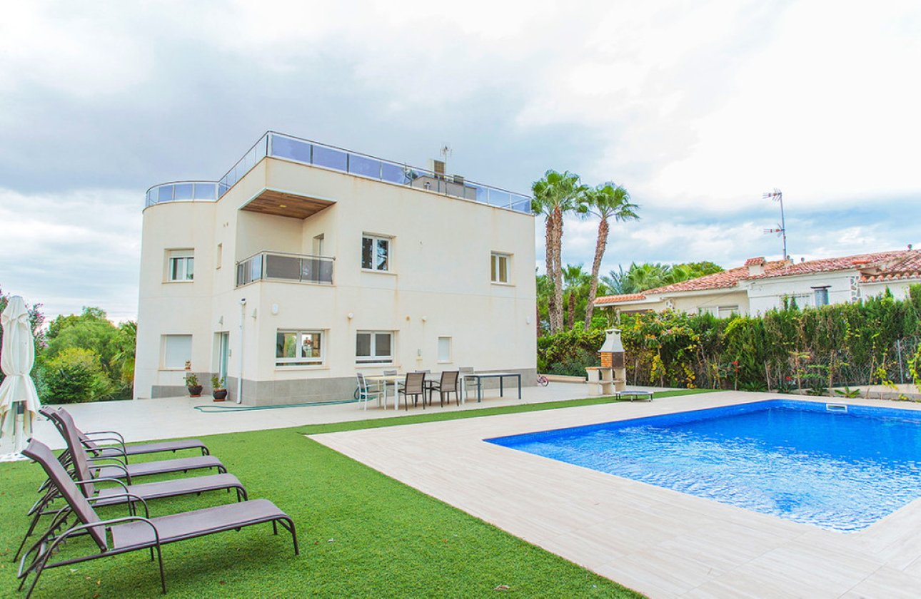 Resale - Villa -
Orihuela - Los Balcones