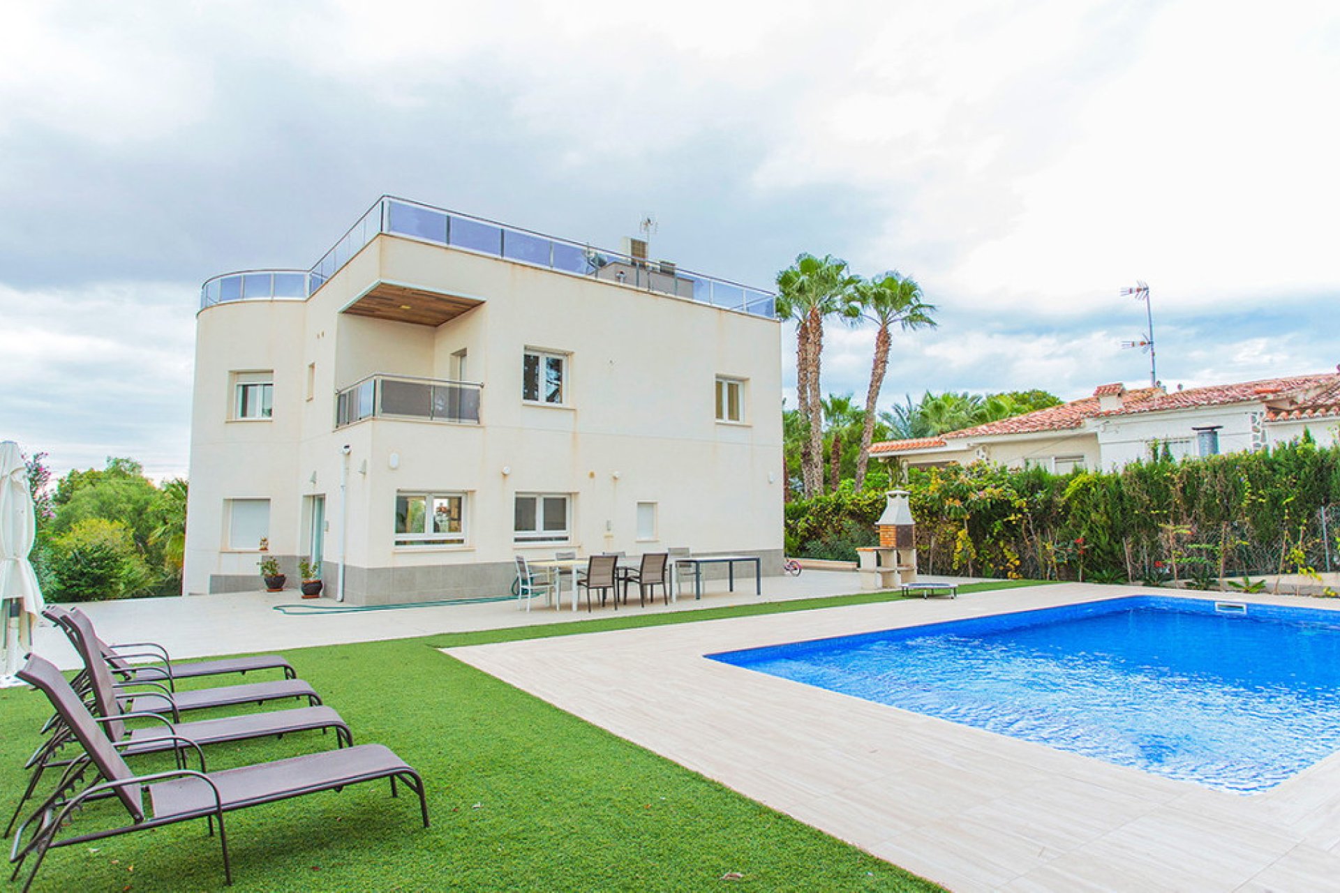 Resale - Villa -
Orihuela - Los Balcones