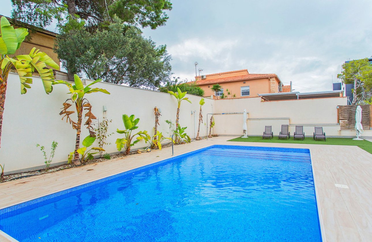 Resale - Villa -
Orihuela - Los Balcones