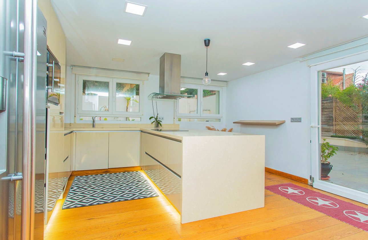 Resale - Villa -
Orihuela - Los Balcones