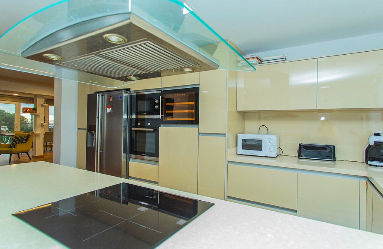 Resale - Villa -
Orihuela - Los Balcones